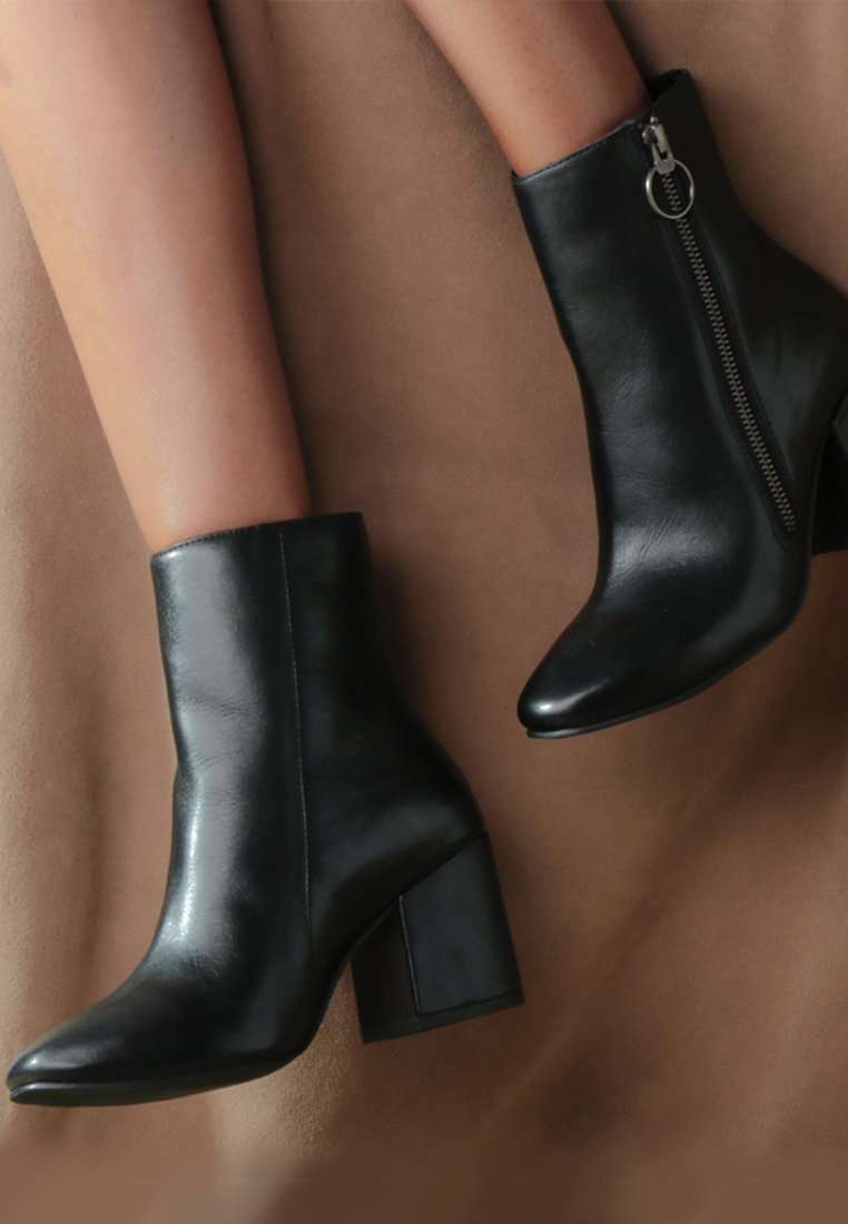 helen block heel leather boots-7